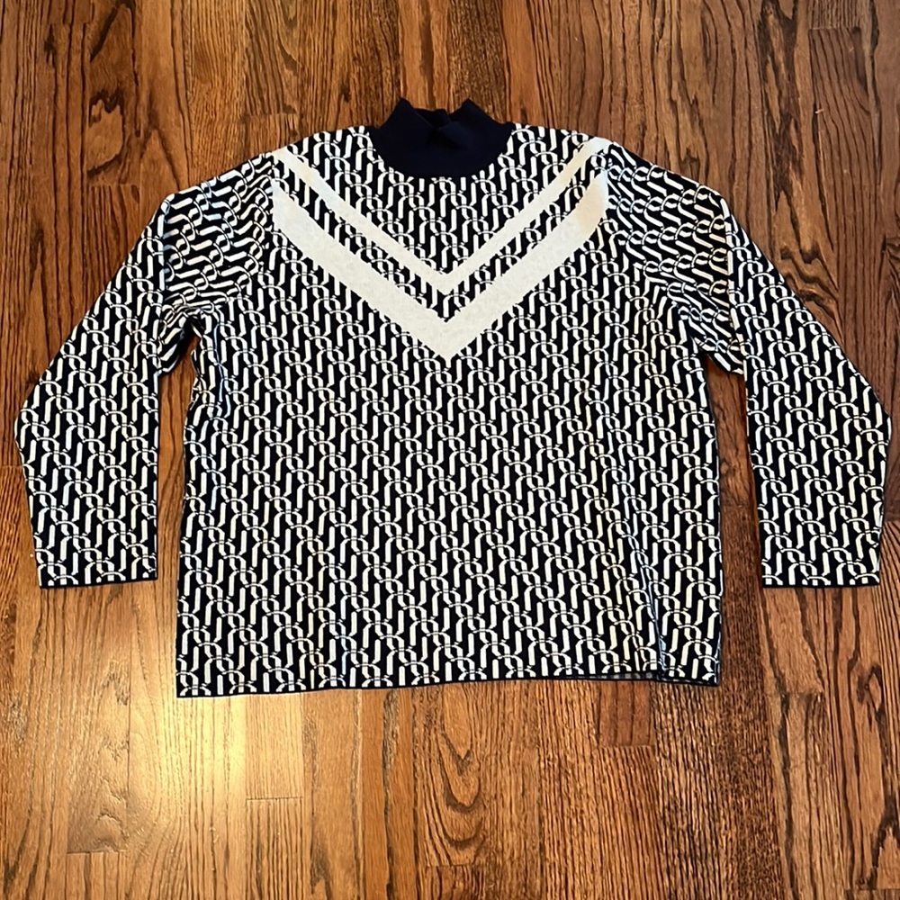 LIKE NEW Liz Claiborne Sweater